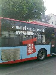 Ein Bus der Verkehrsbetriebe in Trier mit Aufdruck zur Heilig Rock Wallfahrt 2012 (c) J. Minwegen